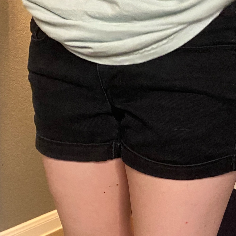 size 6 (women) black jean shorts